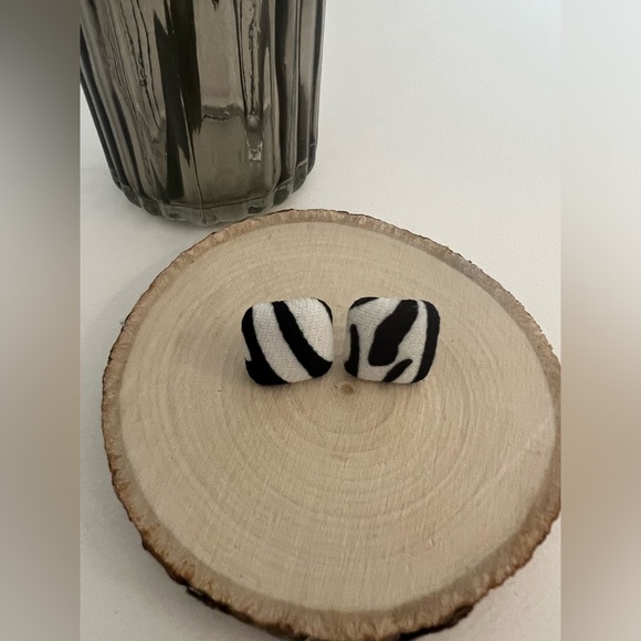 Animal Print Fabric Large Stud Earrings - Leopard Print Studs -Zebra Print Studs - Picture 8 of 12